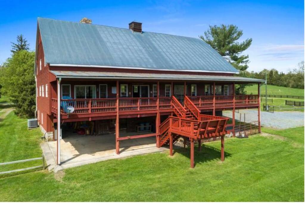 The Barn At Evermore: Riverfront Retreat W/Hot Tub Лурей Экстерьер фото